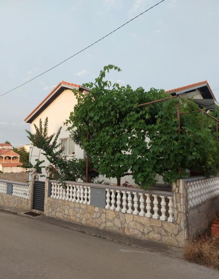 شقة Apartman Petar زادار المظهر الخارجي الصورة